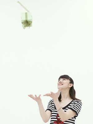 イニシャルマグカップをプレゼント